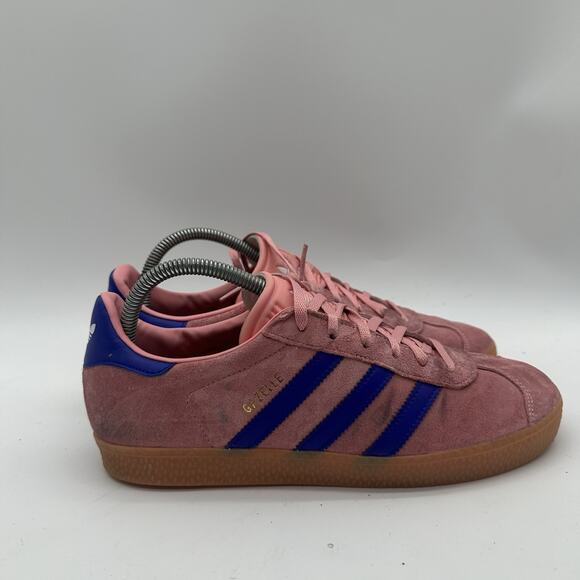Mens Size 7 GS Adidas Gazelle J Semi Pink Spark Lucid Blue Casual Shoes IG9153 - Picture 1 of 10